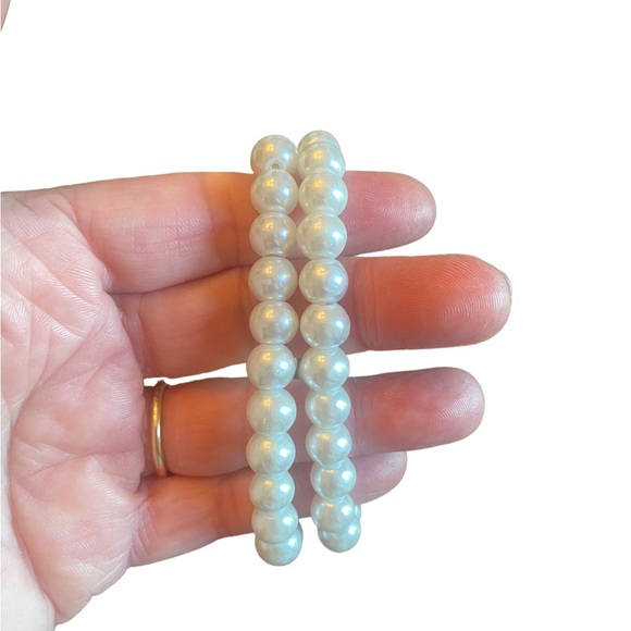 Set of 2 Faux Pearl Bracelets - Picture 3 of 4